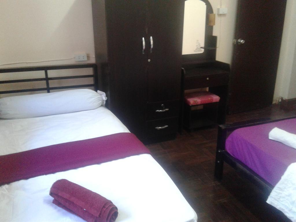 Yaya Guesthouse Bangkok Buitenkant foto