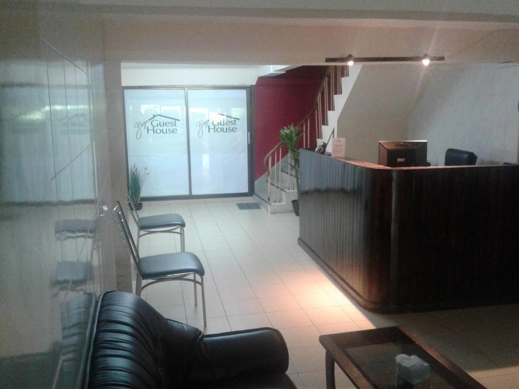 Yaya Guesthouse Bangkok Buitenkant foto