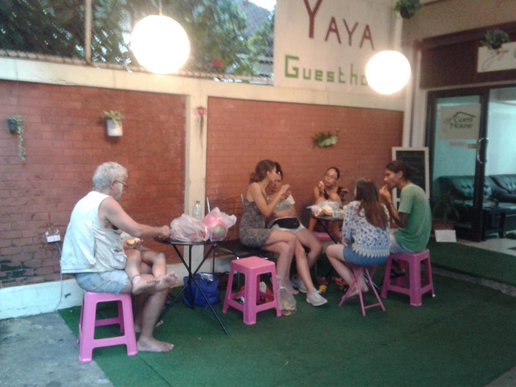 Yaya Guesthouse Bangkok Buitenkant foto