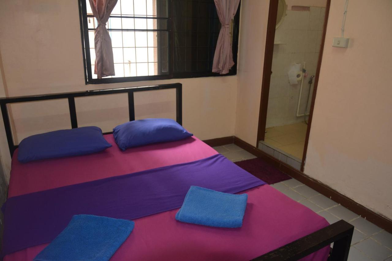 Yaya Guesthouse Bangkok Buitenkant foto