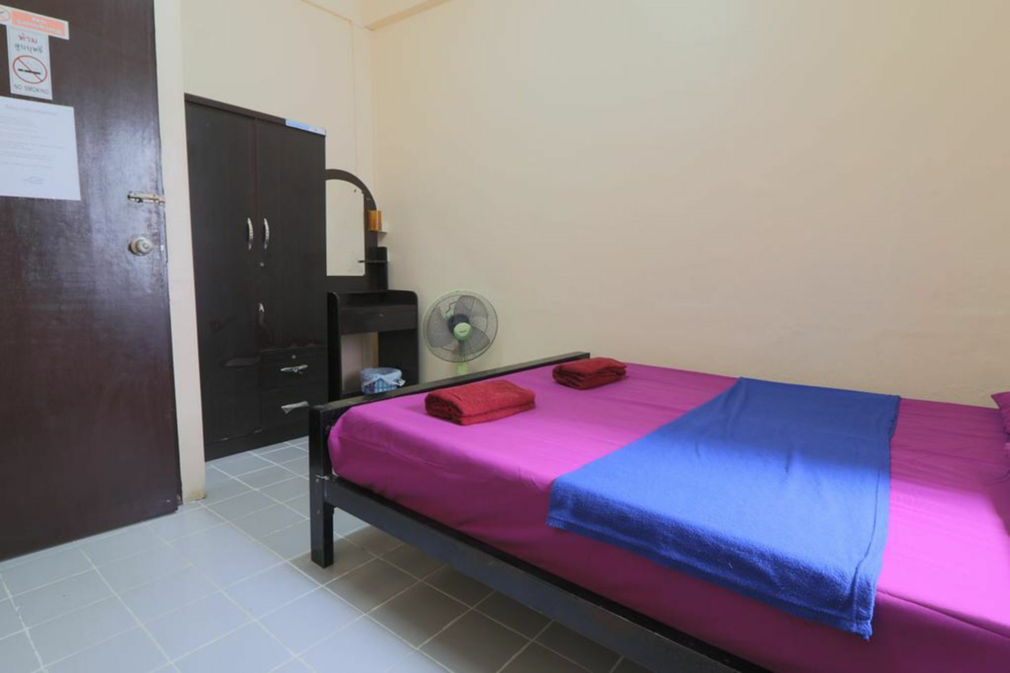 Yaya Guesthouse Bangkok Buitenkant foto