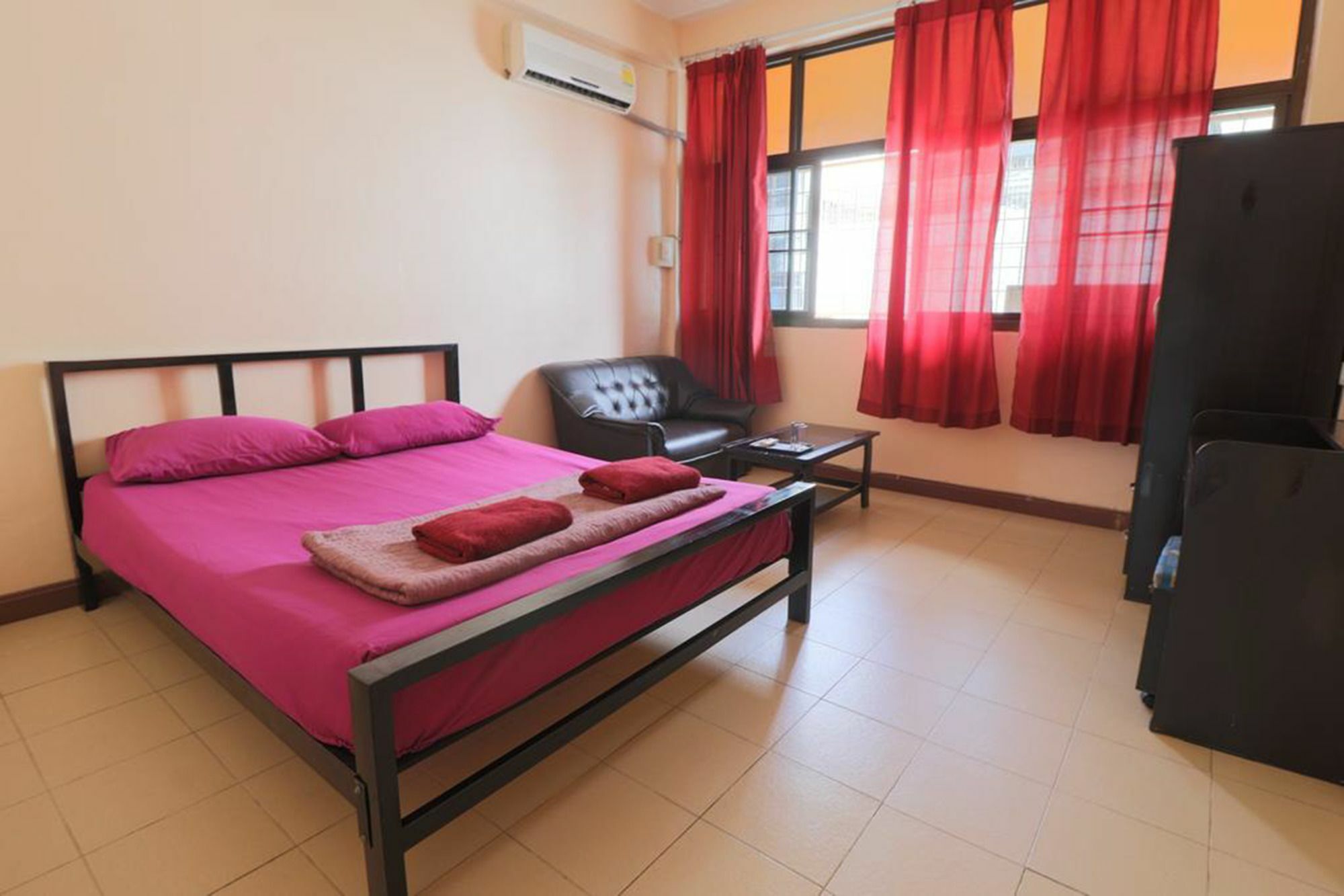 Yaya Guesthouse Bangkok Buitenkant foto