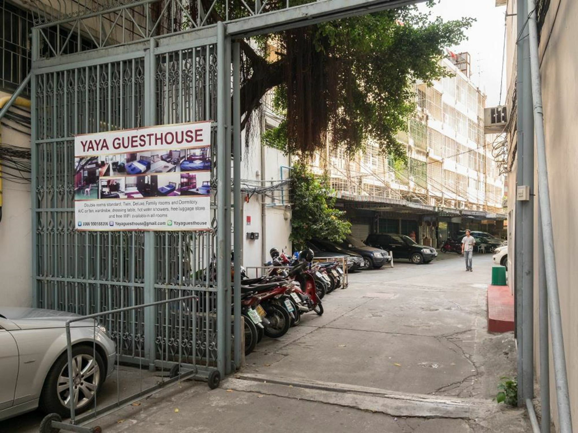 Yaya Guesthouse Bangkok Buitenkant foto