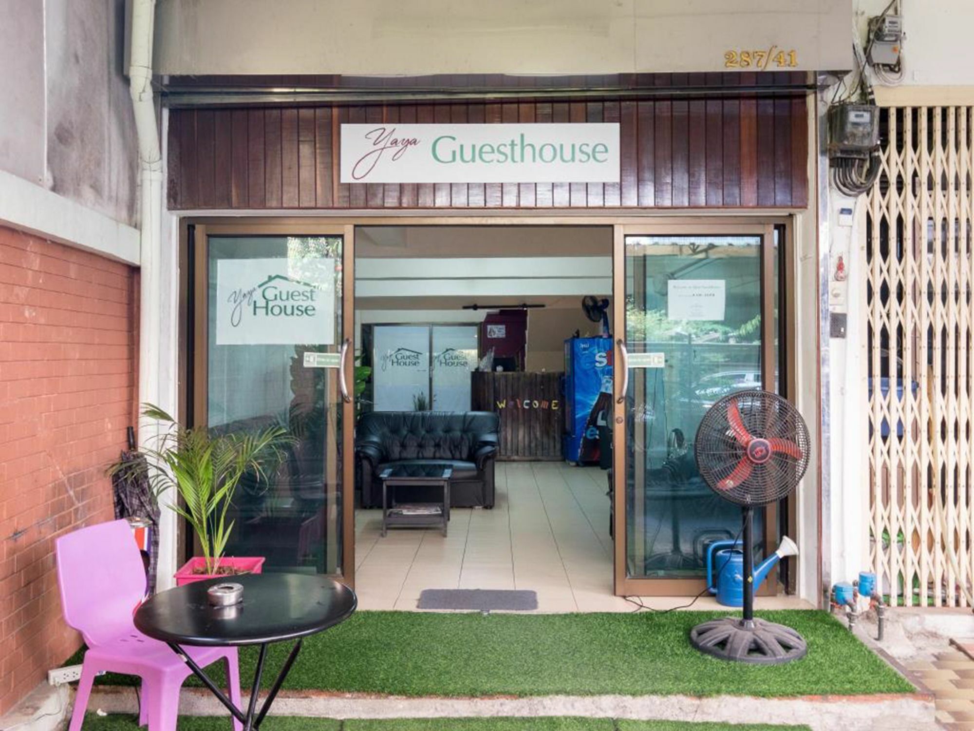 Yaya Guesthouse Bangkok Buitenkant foto